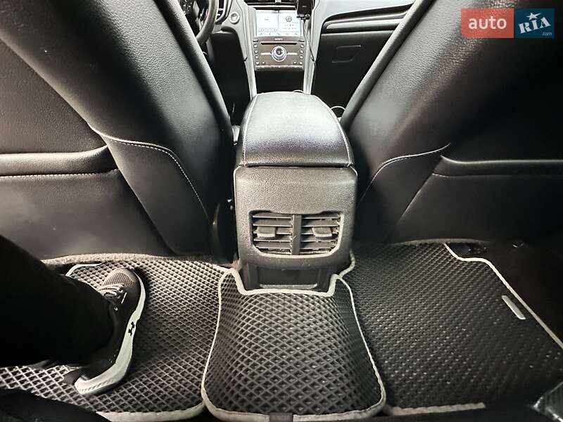 Седан Ford Fusion 2016 в Вінниці