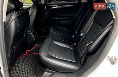 Седан Ford Fusion 2017 в 
