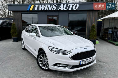 Седан Ford Fusion 2017 в 