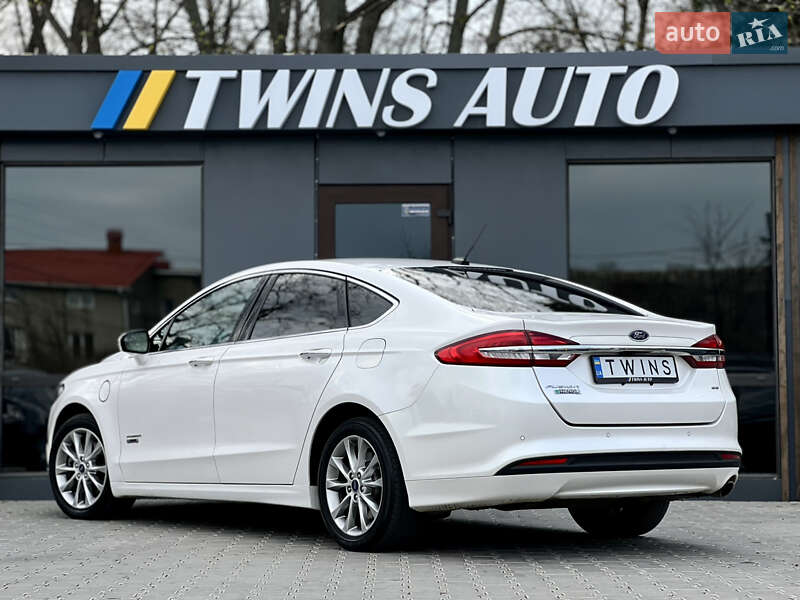 Седан Ford Fusion 2017 в Одесі
