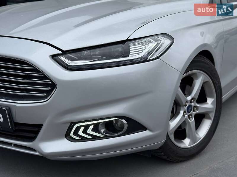 Седан Ford Fusion 2015 в Ровно