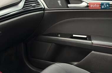Седан Ford Fusion 2015 в 