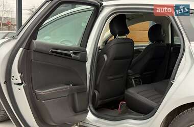Седан Ford Fusion 2015 в 