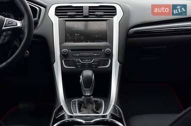 Седан Ford Fusion 2015 в 