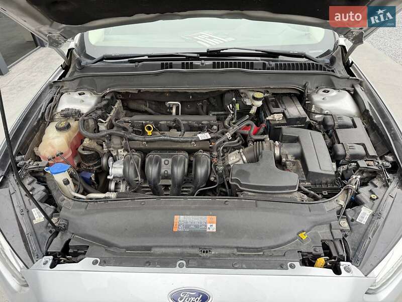 Седан Ford Fusion 2015 в Ровно