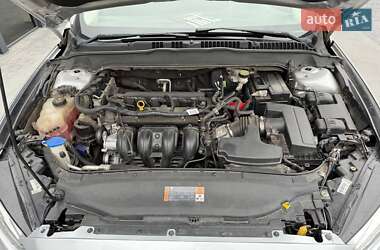 Седан Ford Fusion 2015 в 