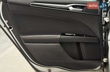 Седан Ford Fusion 2015 в 