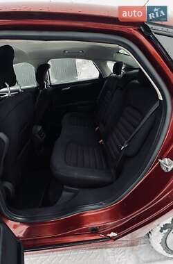 Седан Ford Fusion 2014 в 