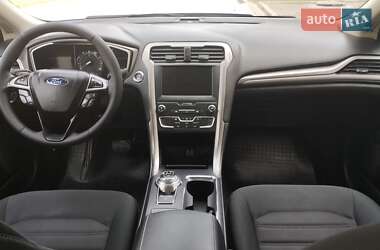 Седан Ford Fusion 2019 в 