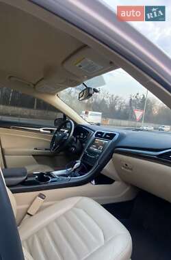 Седан Ford Fusion 2014 в 