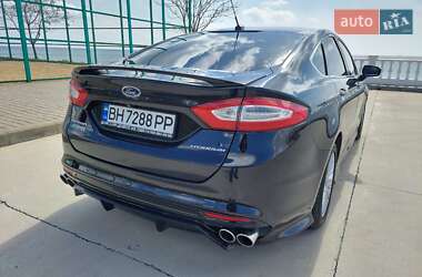 Седан Ford Fusion 2013 в 