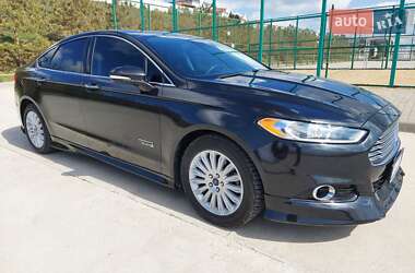 Седан Ford Fusion 2013 в 