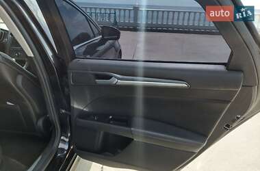 Седан Ford Fusion 2013 в 