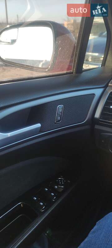 Седан Ford Fusion 2013 в Ровно