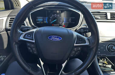 Седан Ford Fusion 2014 в 