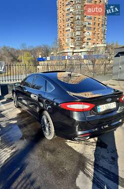 Седан Ford Fusion 2015 в 