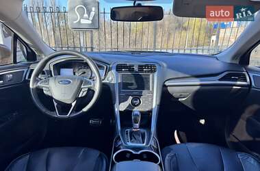 Седан Ford Fusion 2015 в 