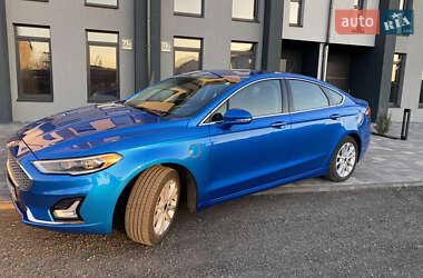 Седан Ford Fusion 2019 в 