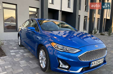 Седан Ford Fusion 2019 в 