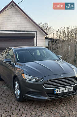 Седан Ford Fusion 2015 в 