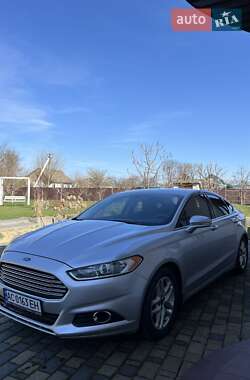 Седан Ford Fusion 2015 в 