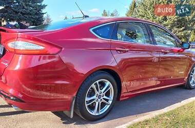 Седан Ford Fusion 2015 в 