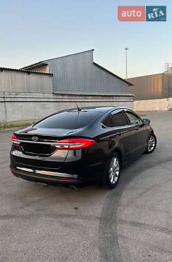 Седан Ford Fusion 2016 в 