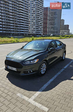 Седан Ford Fusion 2014 в 