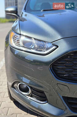 Седан Ford Fusion 2014 в 