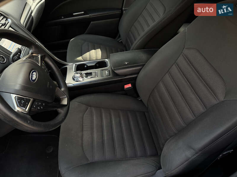 Седан Ford Fusion 2016 в Києві