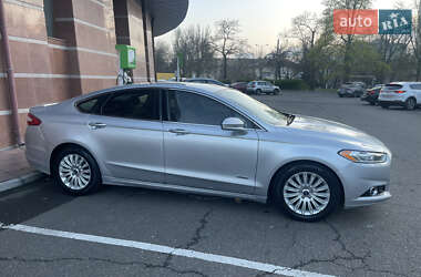 Седан Ford Fusion 2013 в 
