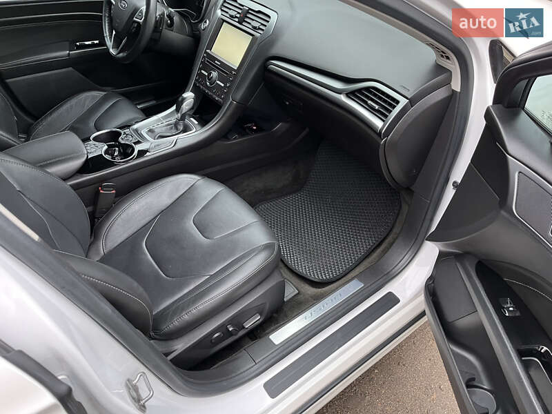 Седан Ford Fusion 2015 в Одесі