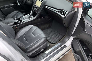 Седан Ford Fusion 2015 в 