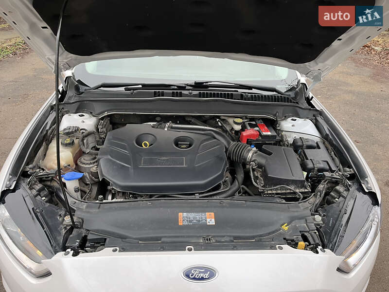 Седан Ford Fusion 2015 в Одесі