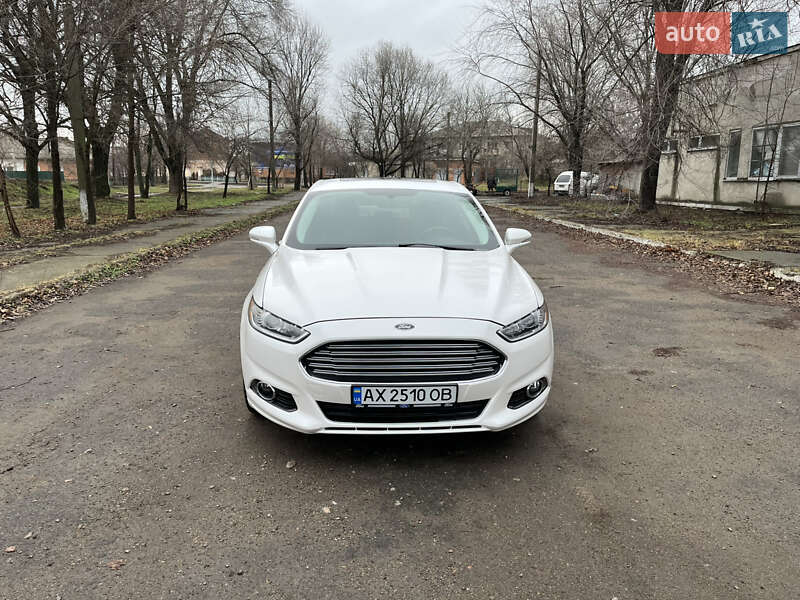Седан Ford Fusion 2015 в Одесі