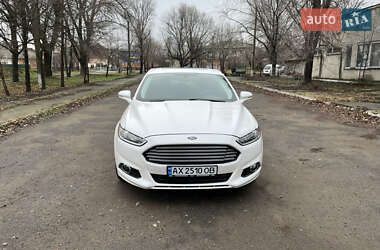 Седан Ford Fusion 2015 в 