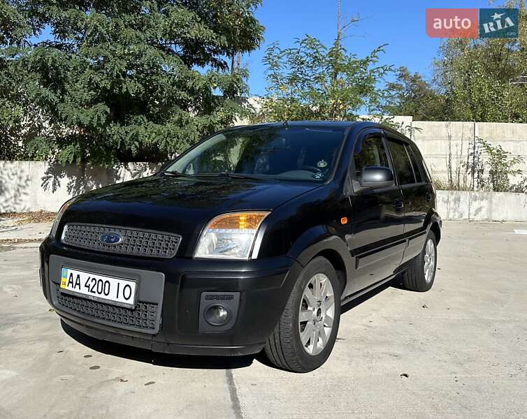 Хэтчбек Ford Fusion 2010 в Киеве