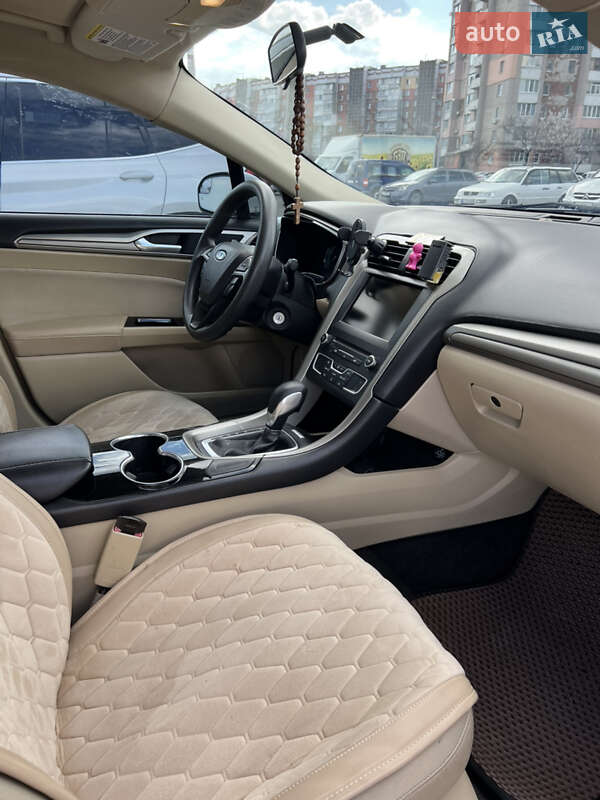 Седан Ford Fusion 2015 в Черкассах