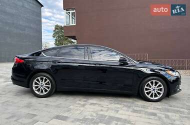 Седан Ford Fusion 2017 в 