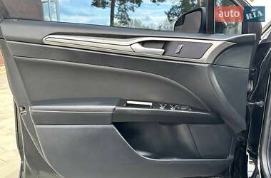 Седан Ford Fusion 2017 в 