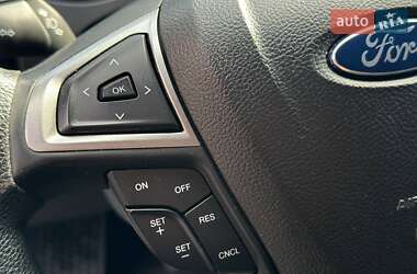 Седан Ford Fusion 2017 в 