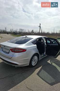 Седан Ford Fusion 2015 в 