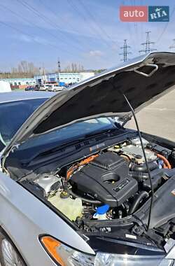 Седан Ford Fusion 2015 в 