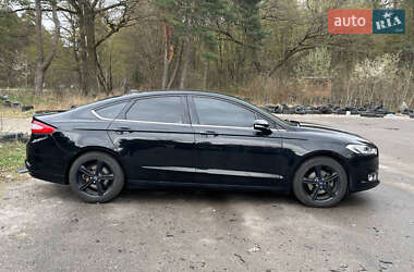 Седан Ford Fusion 2016 в 