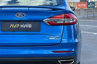 Седан Ford Fusion 2020 в 