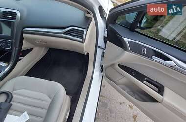Седан Ford Fusion 2017 в 