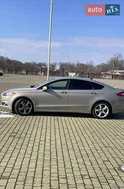 Седан Ford Fusion 2014 в 