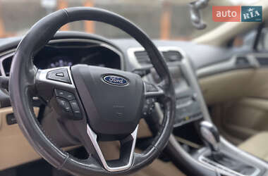 Седан Ford Fusion 2013 в 