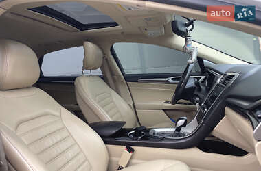 Седан Ford Fusion 2013 в 