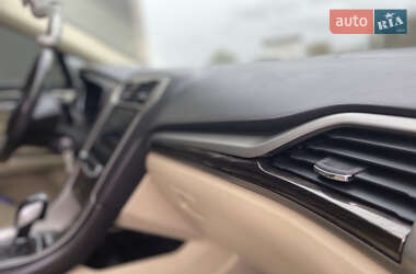 Седан Ford Fusion 2013 в 